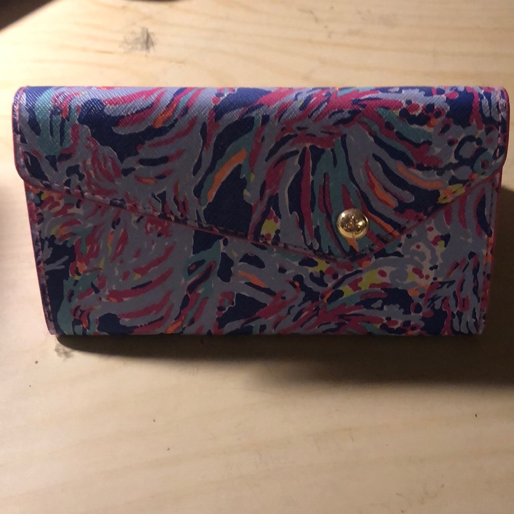 Lilly Pulitzer folding sunglasses case
